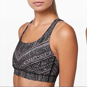 Lululemon Tribal Pace Energy Bra Sz 4 Black Multi-Color